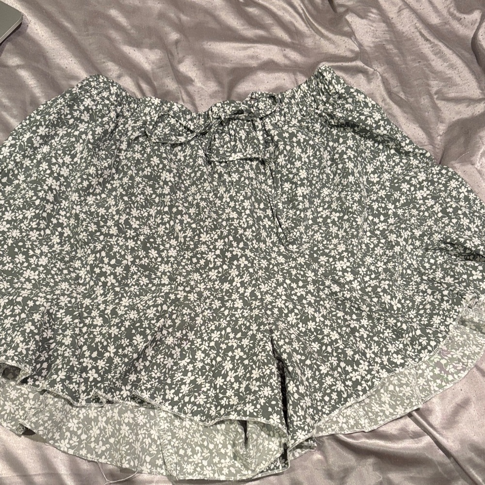Floral Sage Women's Shorts